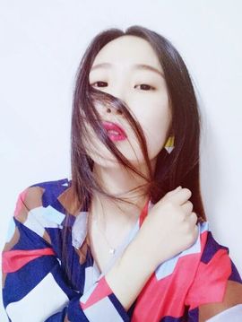 CC由美主播照片