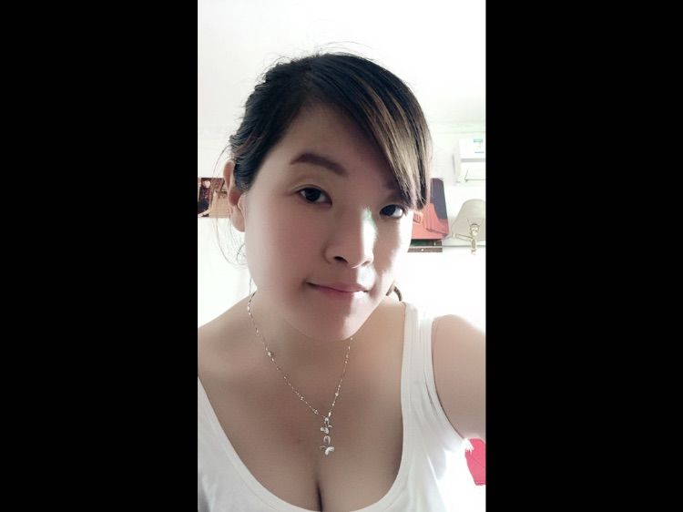 艾艾爱吃香蕉的主播照片