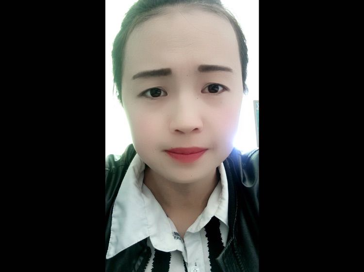 请大家叫我刘不二主播照片