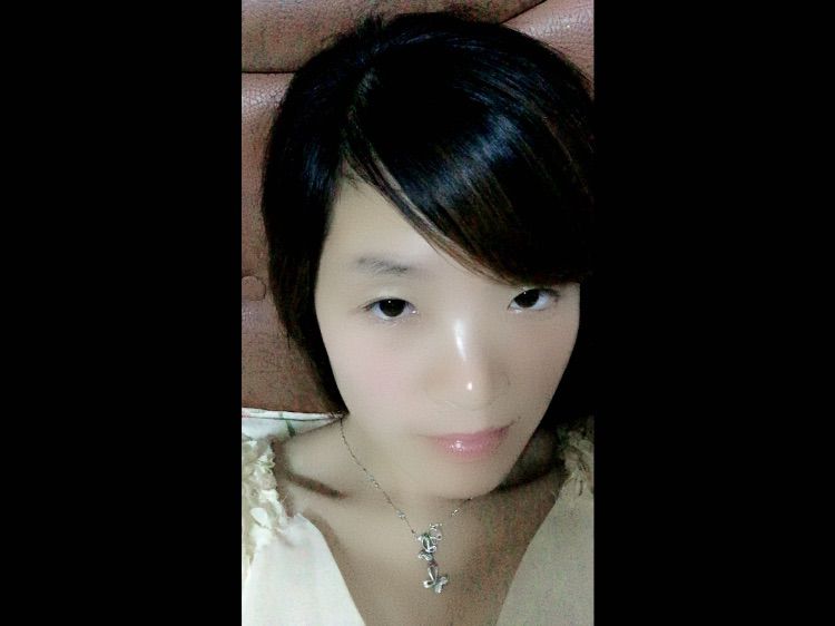 艾艾爱吃香蕉的主播照片