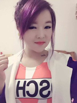 留馨尔主播照片