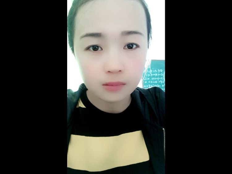 请大家叫我刘不二主播照片