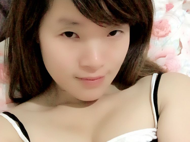 艾艾爱吃香蕉的主播照片