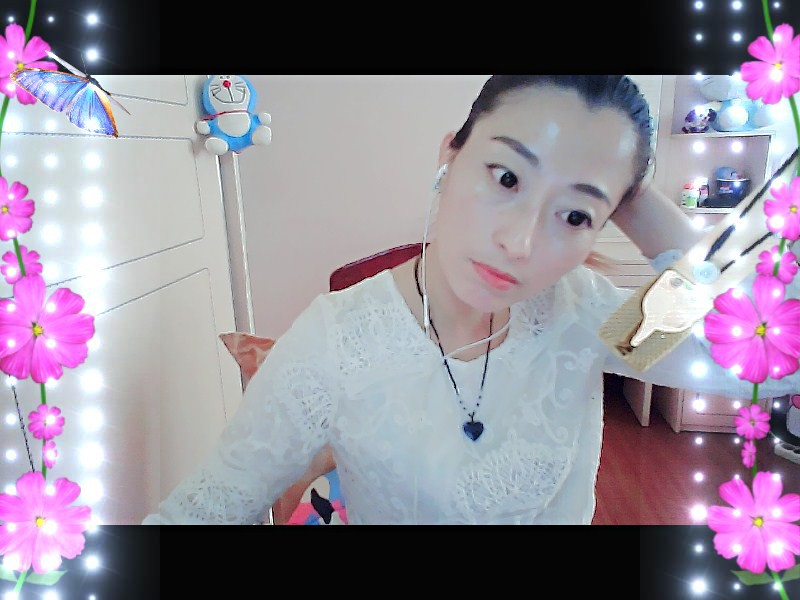 小小傻桃儿的主播照片