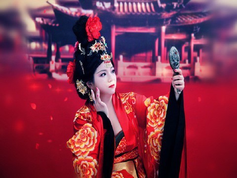 ♥丶小花家适适羽海报