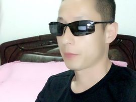 $赤龙$主播照片