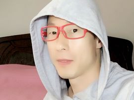 $赤龙$主播照片