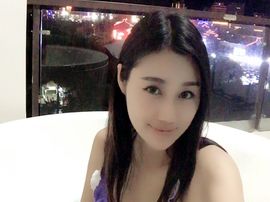 凌凌柒宝主播照片