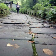 砸烂你个火山海报