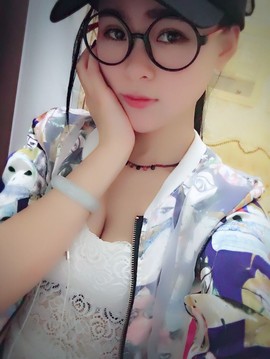亲切家族主播照片
