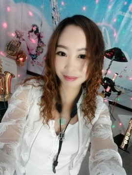 风中的风铃主播照片