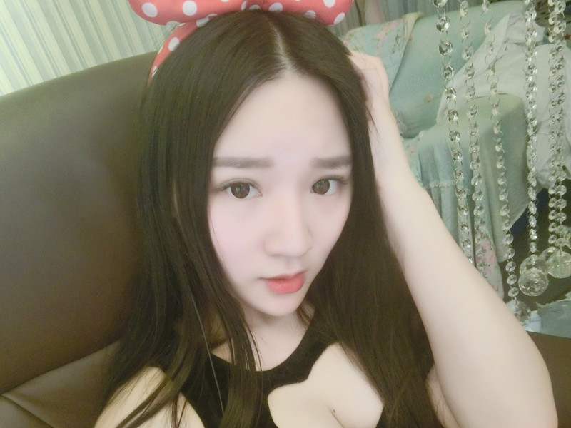 AE_兔牙的主播海报