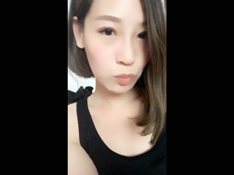 请叫我H君的主播照片