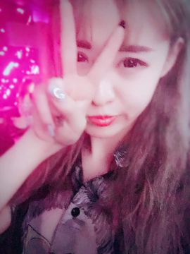 小啊惠i主播照片