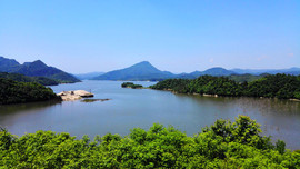 郑家平主播照片