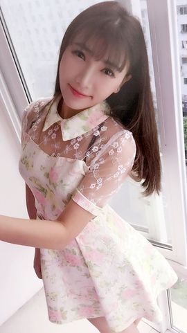 ╭妮丶冷乐观主播照片