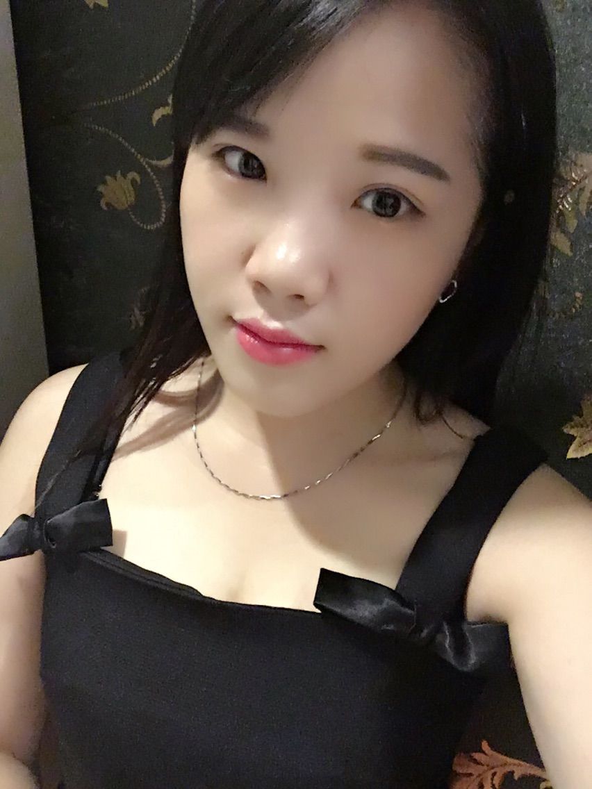 我是小小小美女。的主播照片