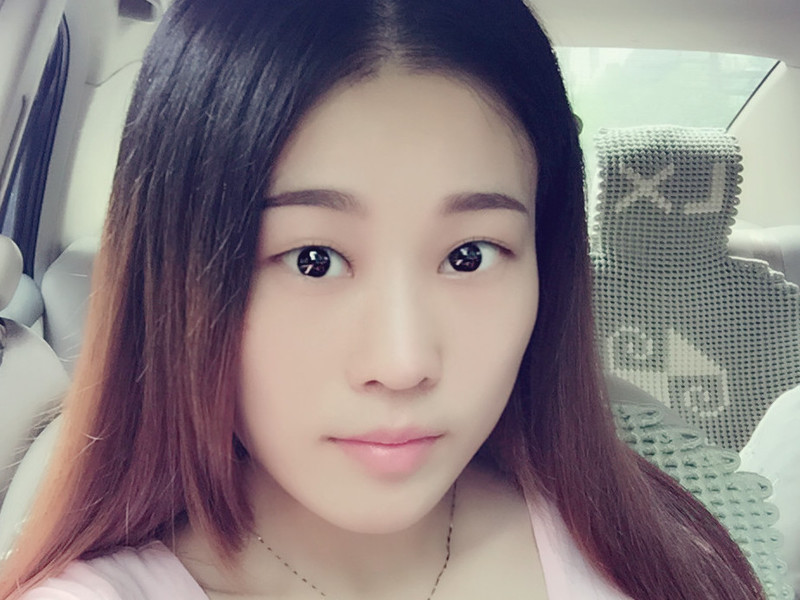小汐r的主播海报