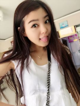 九小九，主播照片