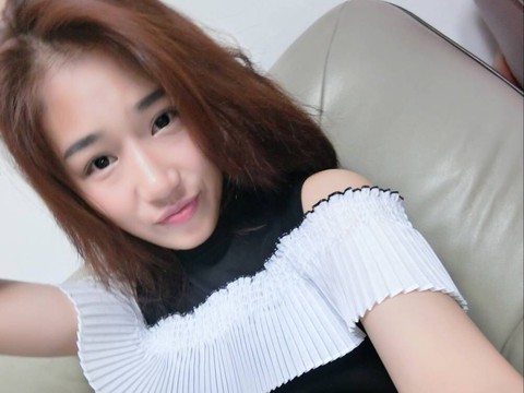 🌸Lily哩哩海报