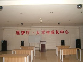 596068940主播照片