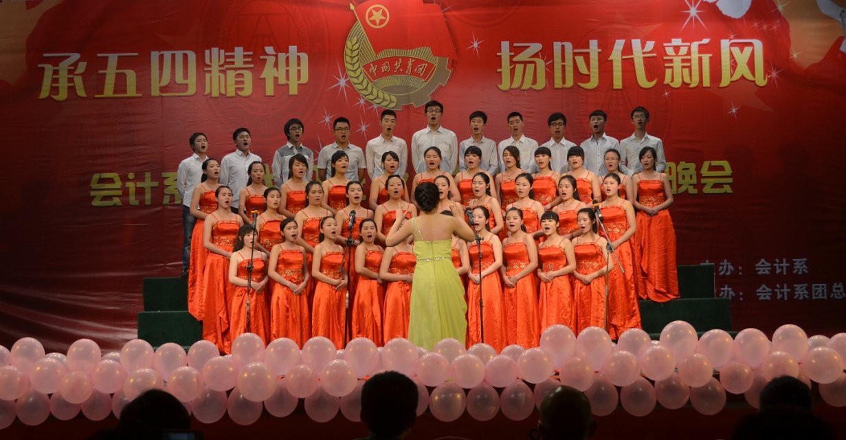 596068940的主播照片