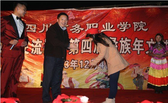 596068940的主播照片
