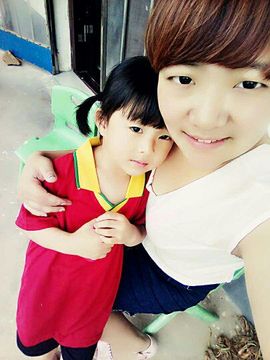 年轻小妈咪主播照片