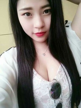 亲切家族主播照片