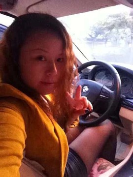 秀心乐主播照片