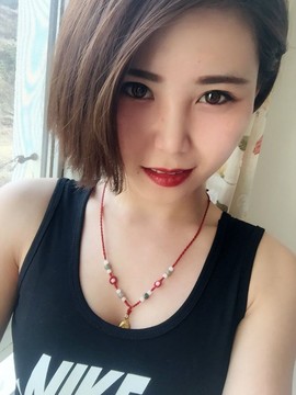 小鹿丫头主播照片