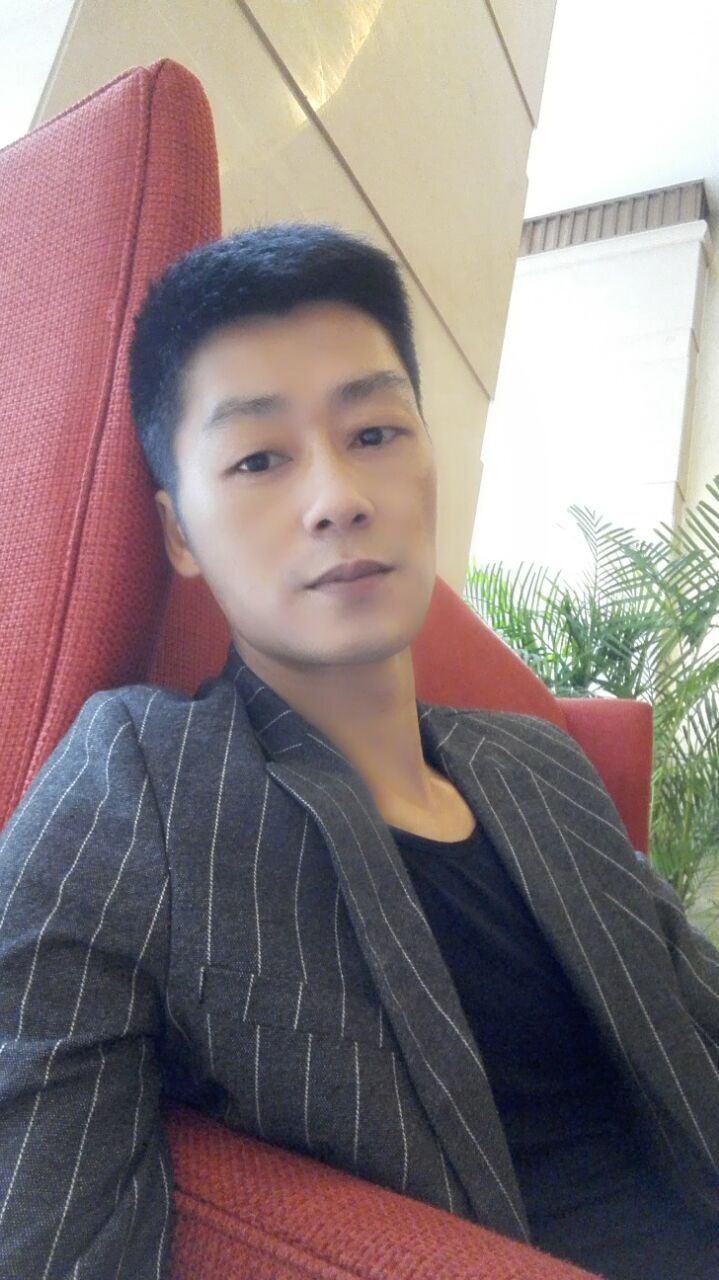 小跟班VS熊孩子的主播照片