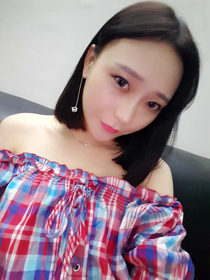 苗苗酱m不定时开播的主播照片