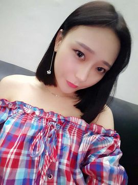 苗苗酱m不定时开播主播照片