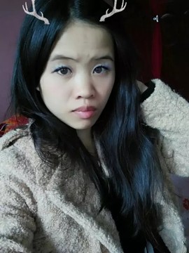 萌小小心主播照片