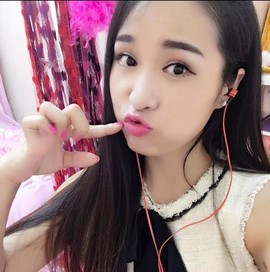 雪离儿主播照片