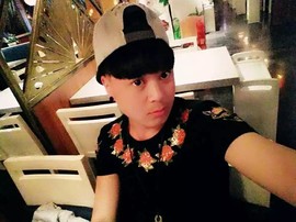 主播_小伙主播照片