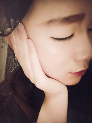 余生一个梨子的主播照片