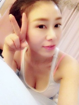 亲切家族主播照片