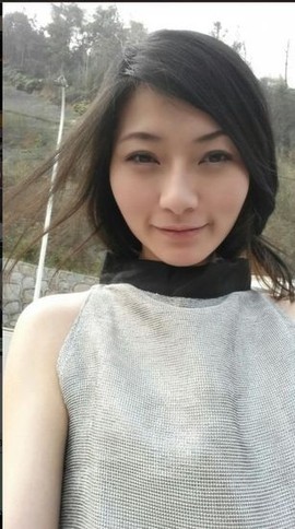 大聆听温主播照片