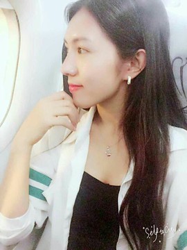 大聆听温主播照片