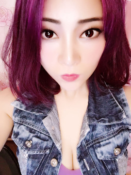 亲切家族主播照片