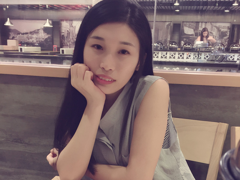 小妖精的cc的主播海报