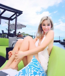 泠汐小混血用心唱歌主播照片