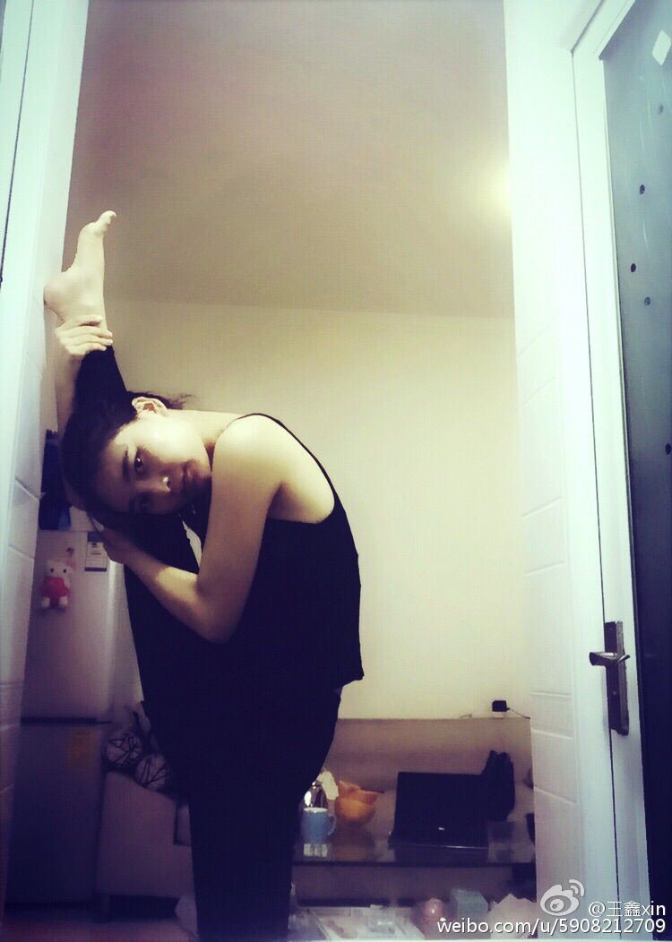 「王不吝停播一个月的主播照片