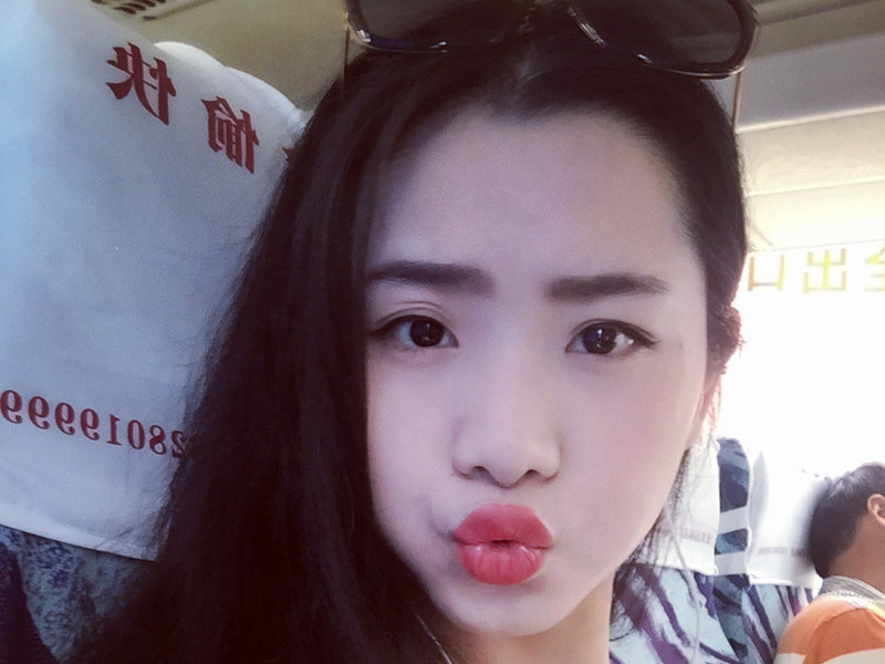艾艾、思密达的主播海报