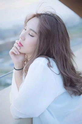 泠汐小混血用心唱歌主播照片
