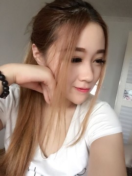 大聆听温主播照片