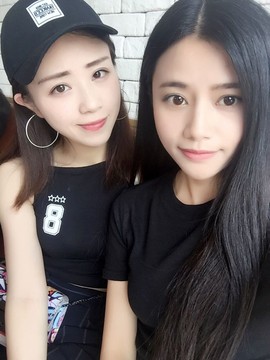 大聆听温主播照片