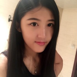 大聆听温主播照片
